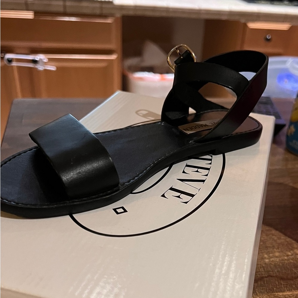 Steve Madden black sandals